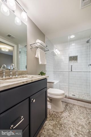 2012 N JEFFERSON ST, Arlington, VA 22205