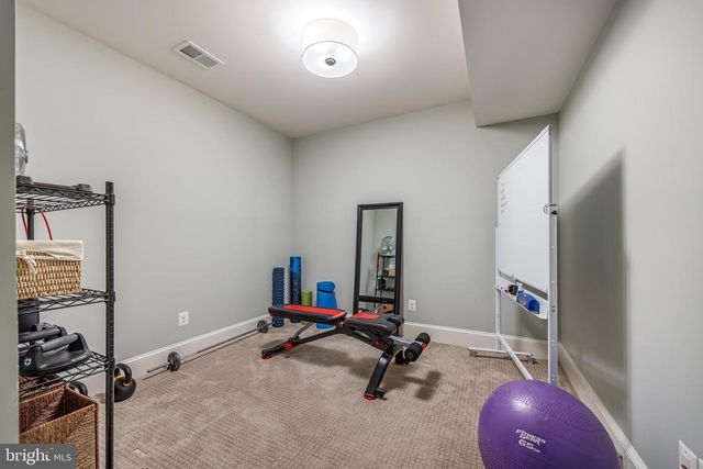 2012 N JEFFERSON ST, Arlington, VA 22205