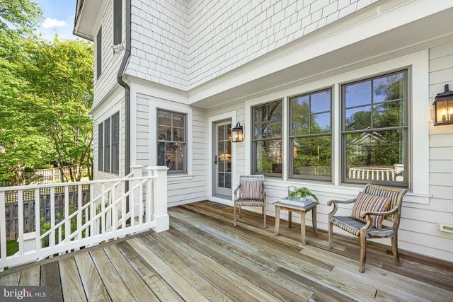 2012 N JEFFERSON ST, Arlington, VA 22205