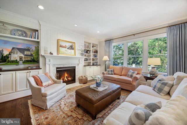 2012 N JEFFERSON ST, Arlington, VA 22205