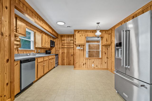 545 Hickory Ave., Johnsonville, SC 29555
