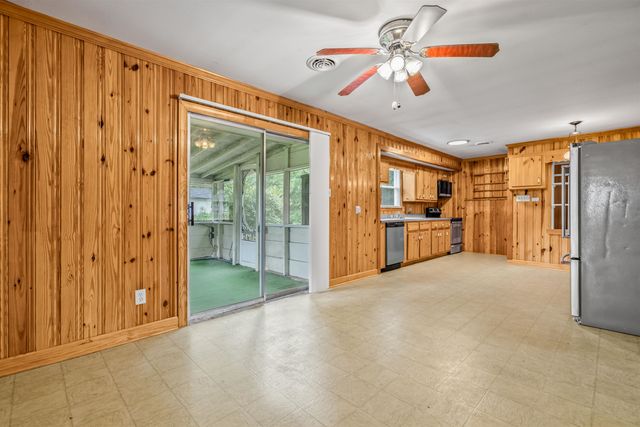 545 Hickory Ave., Johnsonville, SC 29555