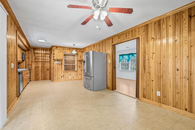 545 Hickory Ave., Johnsonville, SC 29555