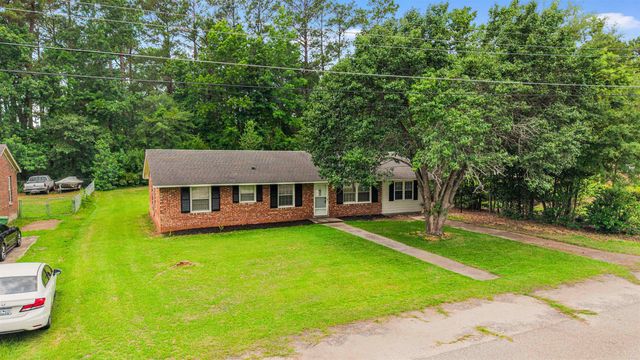 545 Hickory Ave., Johnsonville, SC 29555