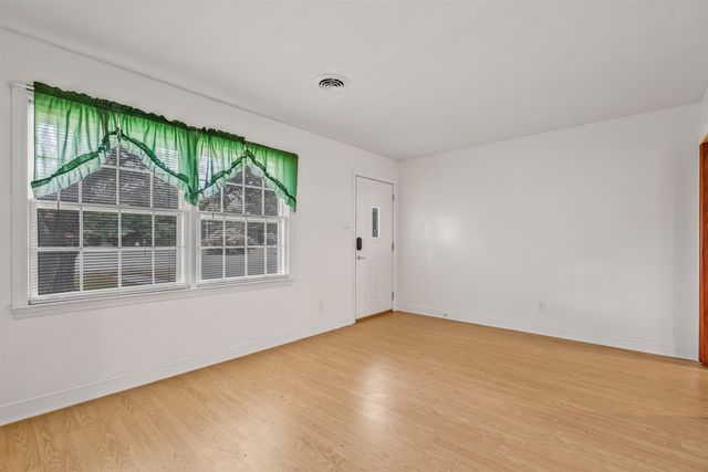545 Hickory Ave., Johnsonville, SC 29555