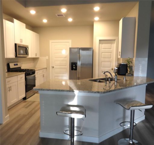 10854 Bodie Hills Drive, Rosharon, TX 77583