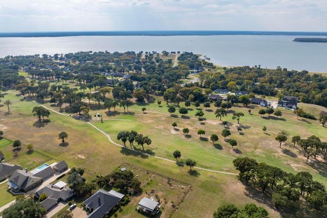 32 Shoreline Drive, Mabank, TX 75143