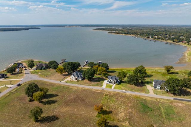 32 Shoreline Drive, Mabank, TX 75143