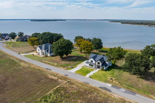 32 Shoreline Drive, Mabank, TX 75143