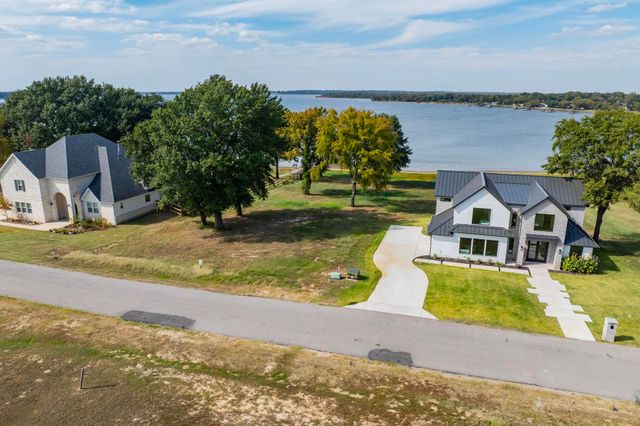 32 Shoreline Drive, Mabank, TX 75143