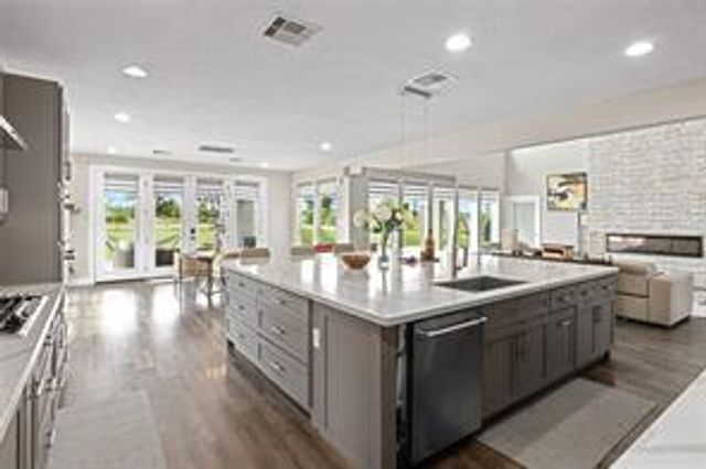 23102 Fm-521, Angleton, TX 77515