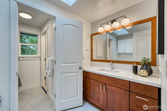 21225 NE 12th Street, Sammamish, WA 98074