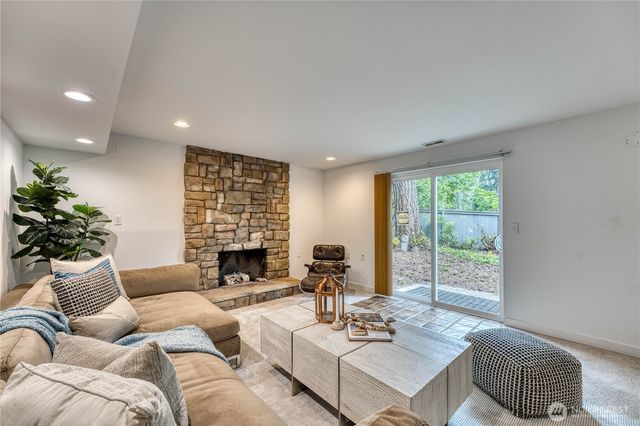21225 NE 12th Street, Sammamish, WA 98074