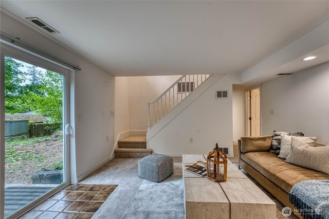 21225 NE 12th Street, Sammamish, WA 98074