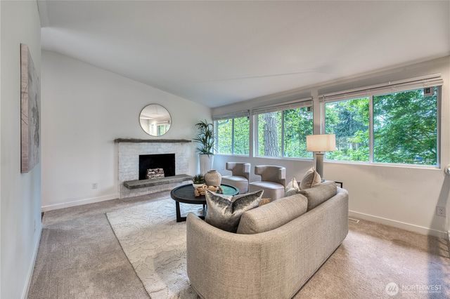 21225 NE 12th Street, Sammamish, WA 98074