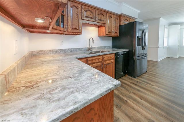 106 Fox LN, Moyock, NC 27958