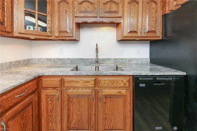 106 Fox LN, Moyock, NC 27958