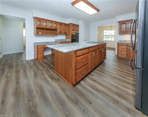 106 Fox LN, Moyock, NC 27958