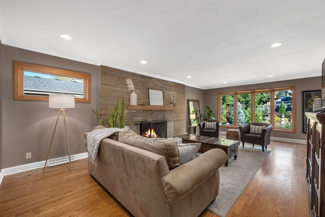 5305 Howard Avenue, Western Springs, IL 60558