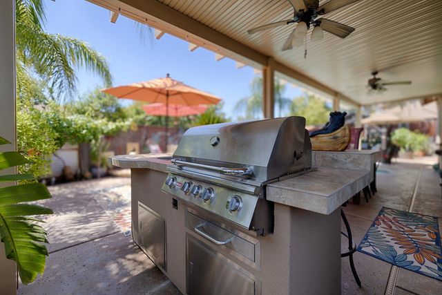2201 Hedrick Ct, Rocklin, CA 95765