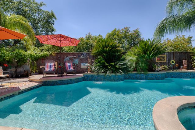 2201 Hedrick Ct, Rocklin, CA 95765