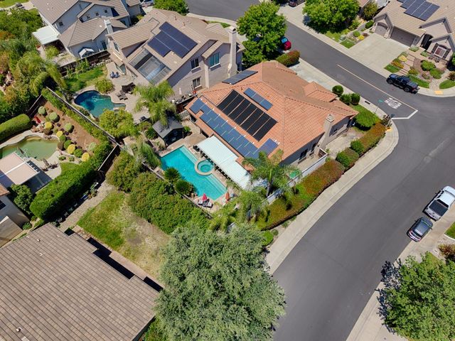 2201 Hedrick Ct, Rocklin, CA 95765