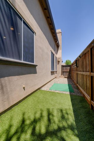 2201 Hedrick Ct, Rocklin, CA 95765