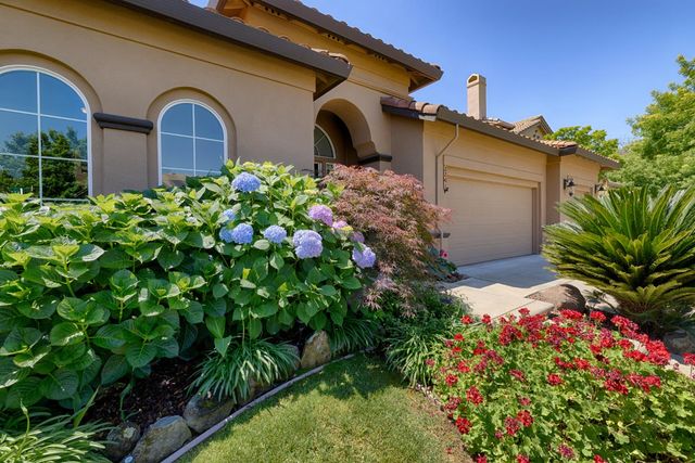 2201 Hedrick Ct, Rocklin, CA 95765