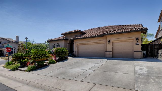 2201 Hedrick Ct, Rocklin, CA 95765