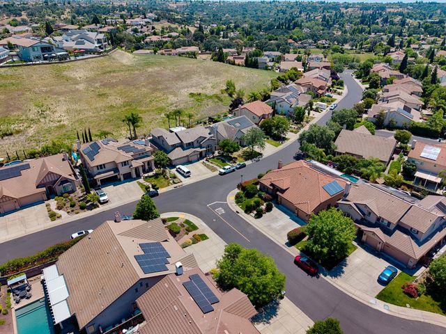 2201 Hedrick Ct, Rocklin, CA 95765