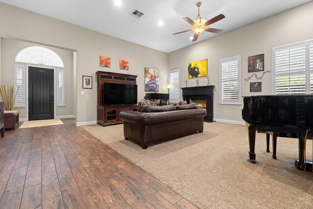 2201 Hedrick Ct, Rocklin, CA 95765