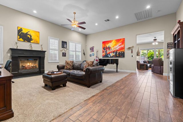 2201 Hedrick Ct, Rocklin, CA 95765