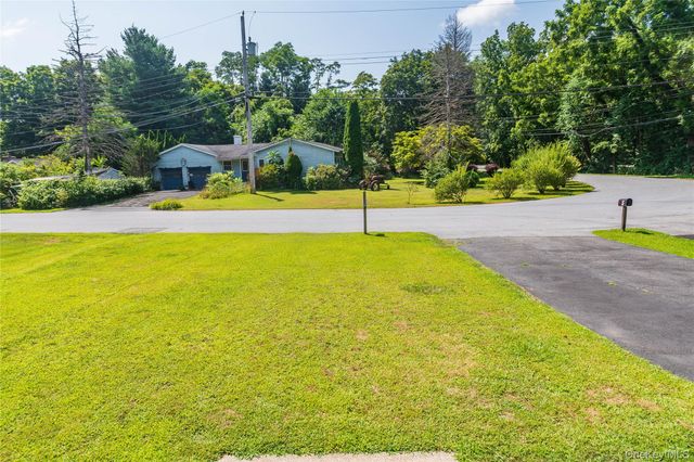 11 Toomey Drive, Poughkeepsie, NY 12603