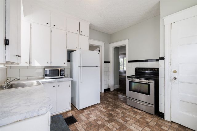 77 Jackson Street, Rochester, NY 14621