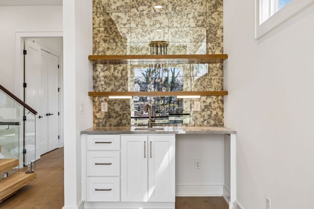 1802 Shackleford Rd, Nashville, TN 37215