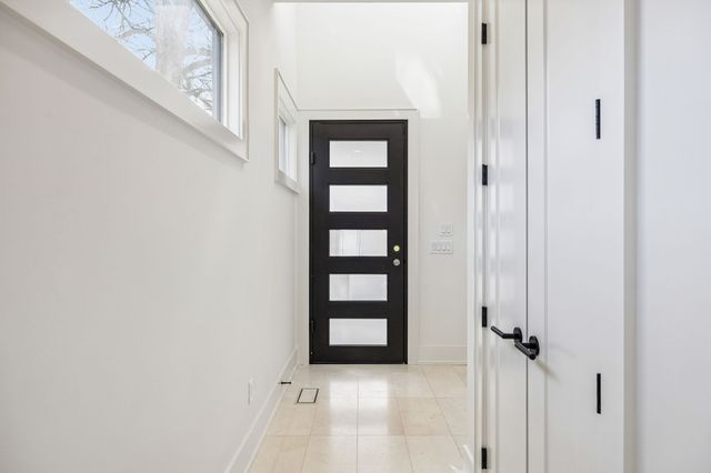 1802 Shackleford Rd, Nashville, TN 37215