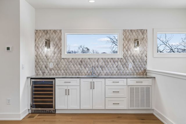 1802 Shackleford Rd, Nashville, TN 37215