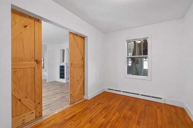 20 Hill St, Webster, MA 01570