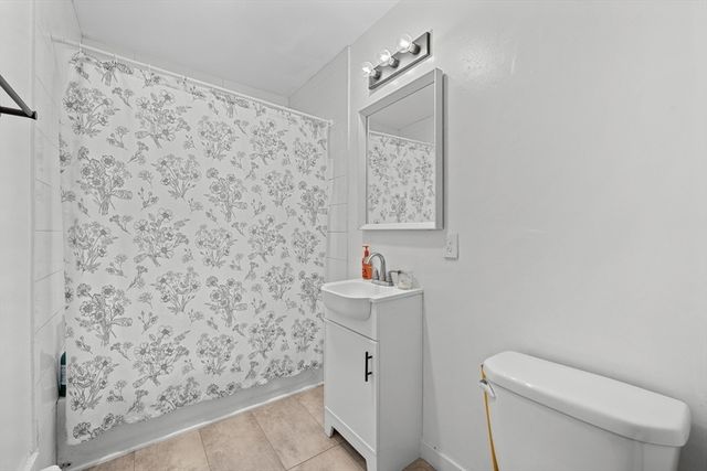 20 Hill St, Webster, MA 01570