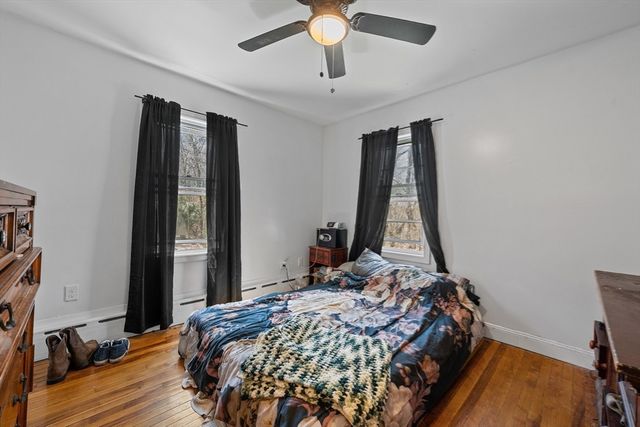 20 Hill St, Webster, MA 01570