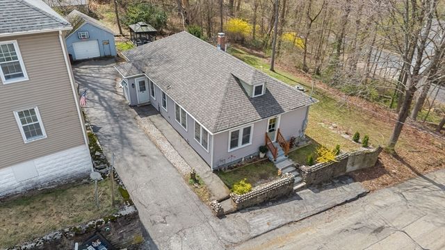 20 Hill St, Webster, MA 01570