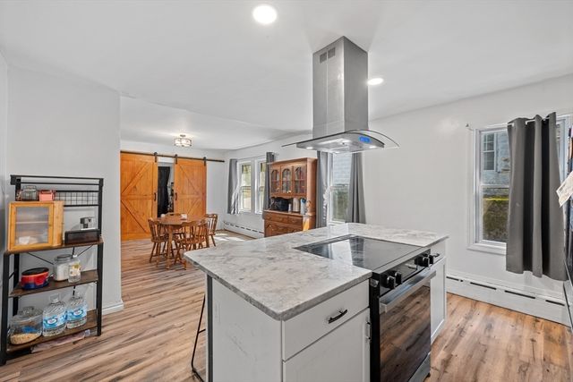 20 Hill St, Webster, MA 01570