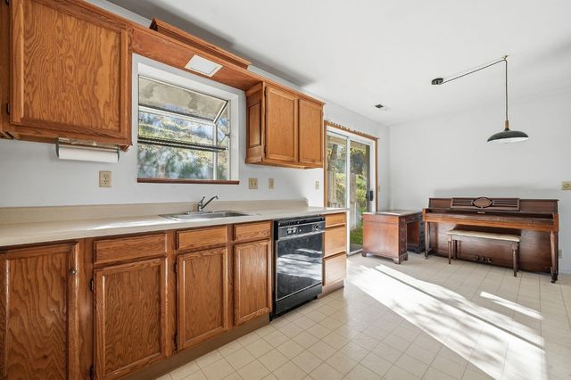 8226 Old School Way, Mokelumne Hill, CA 95245