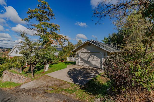 8226 Old School Way, Mokelumne Hill, CA 95245