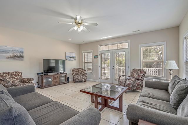 709 37th Ave. S, North Myrtle Beach, SC 29582