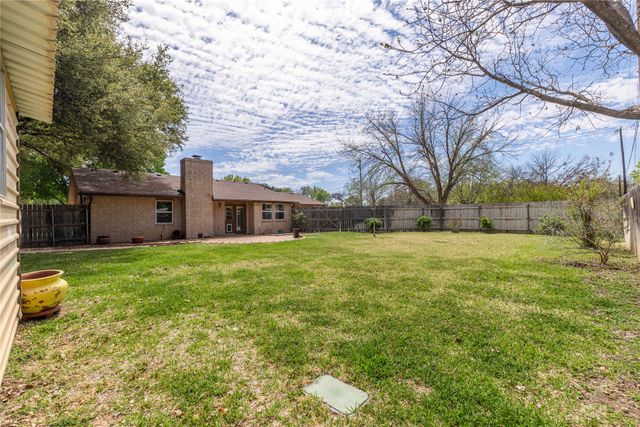 2415 Good Shepherd Drive, Brownwood, TX 76801