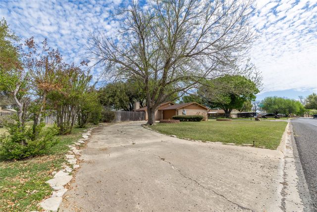 2415 Good Shepherd Drive, Brownwood, TX 76801
