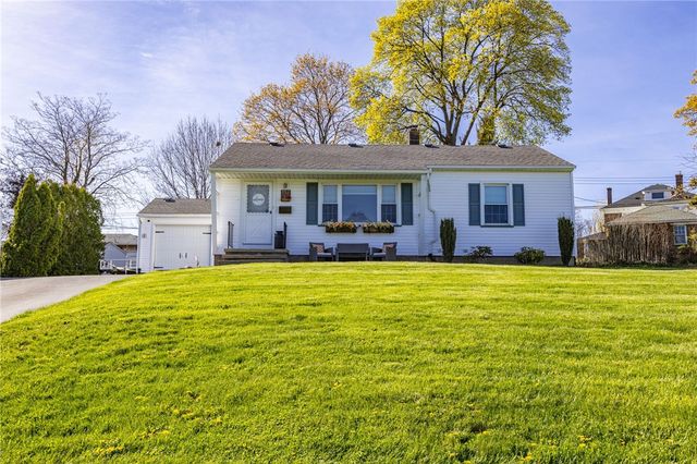 152 Ingomar Drive, Greece, NY 14612