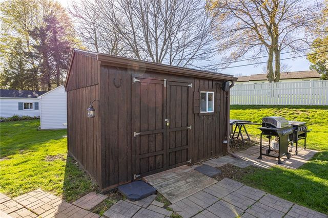152 Ingomar Drive, Greece, NY 14612