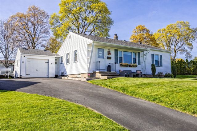 152 Ingomar Drive, Greece, NY 14612